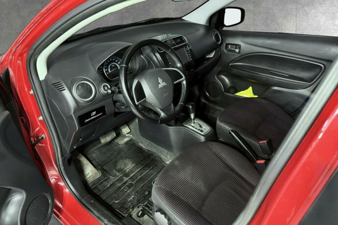 mitsubishi-space-star-bensin-2013-big-8