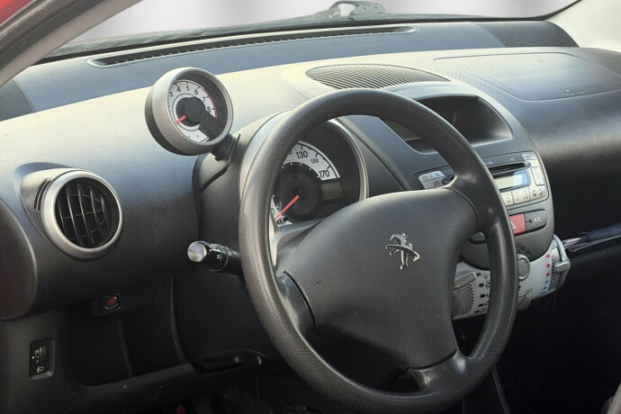 peugeot-107-bensin-2012-big-11