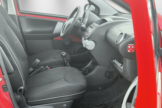 peugeot-107-bensin-2012-big-8