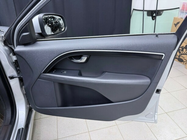 volvo-v70-diesel-2014-big-28