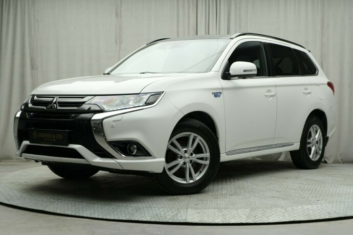 mitsubishi-outlander-elektrisitetbensin-2018-big-0