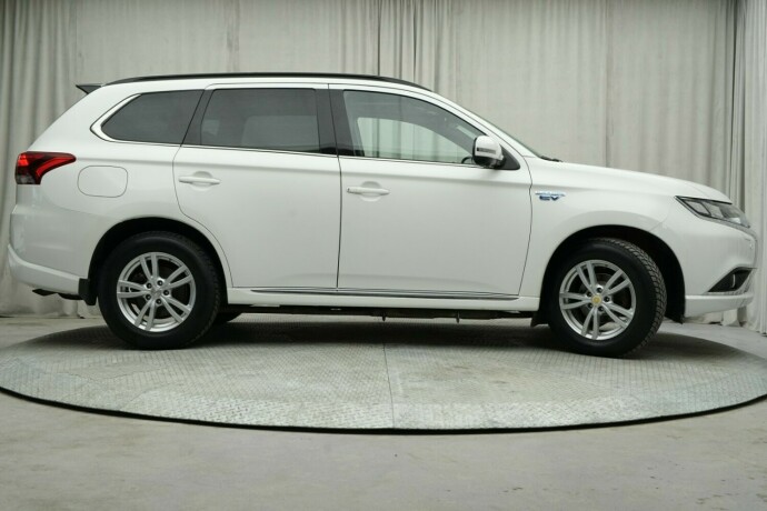 mitsubishi-outlander-elektrisitetbensin-2018-big-6