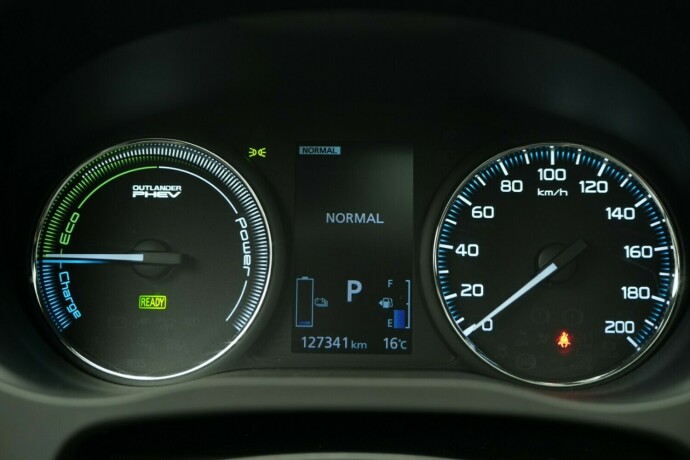 mitsubishi-outlander-elektrisitetbensin-2018-big-33