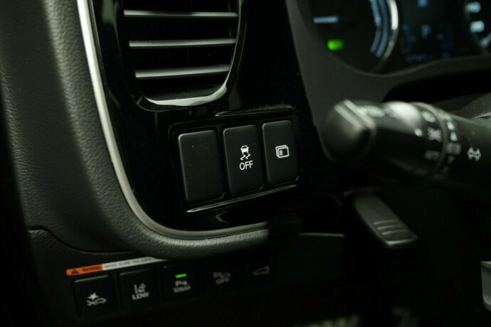 mitsubishi-outlander-elektrisitetbensin-2018-big-22