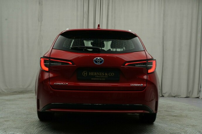 toyota-corolla-elektrisitetbensin-2021-big-3