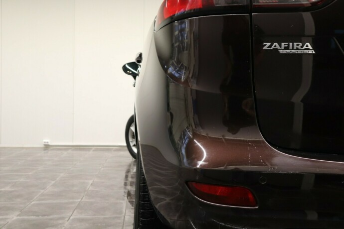 opel-zafira-tourer-bensin-2012-big-13