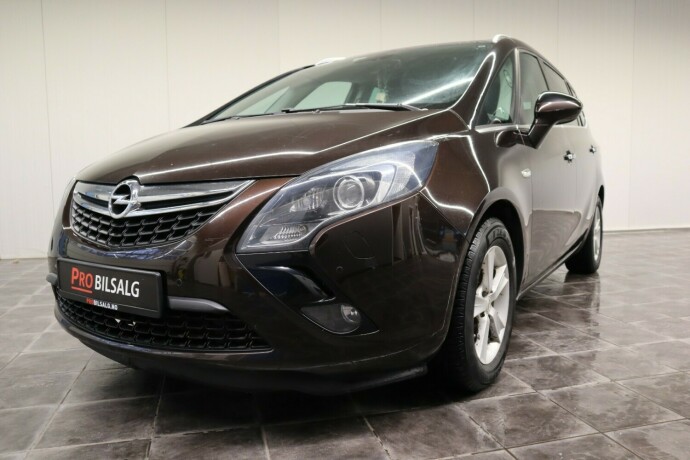 opel-zafira-tourer-bensin-2012-big-1