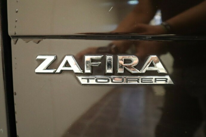 opel-zafira-tourer-bensin-2012-big-20