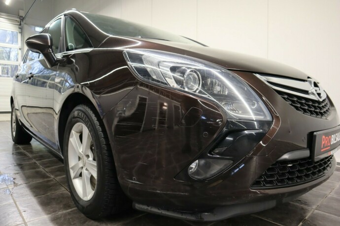 opel-zafira-tourer-bensin-2012-big-7