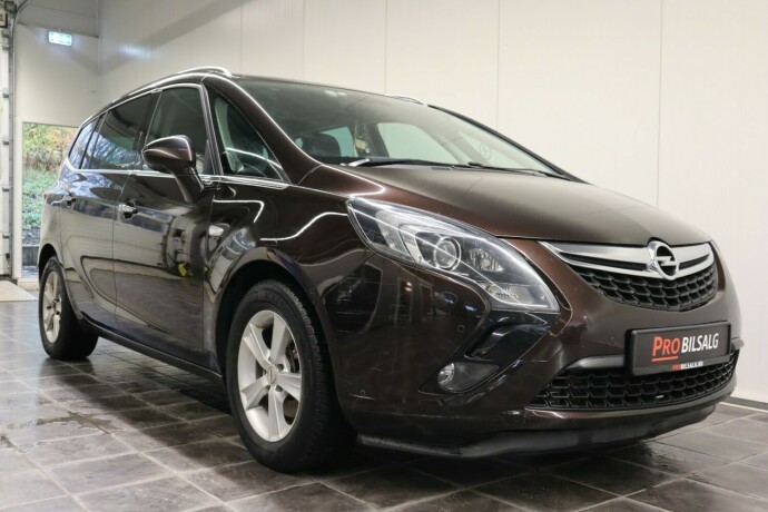 opel-zafira-tourer-bensin-2012-big-3