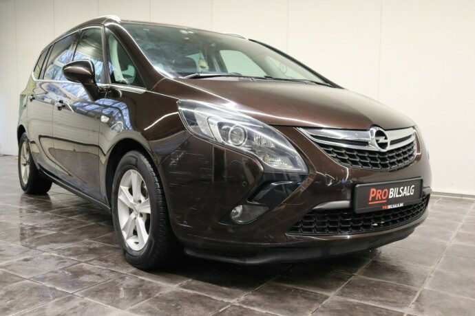 opel-zafira-tourer-bensin-2012-big-2