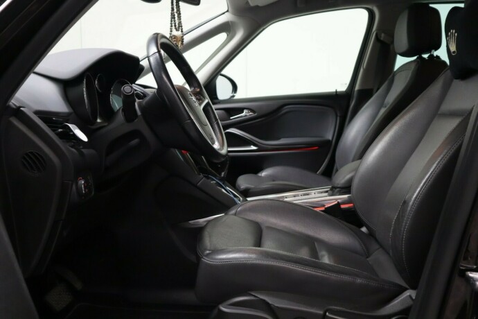 opel-zafira-tourer-bensin-2012-big-23