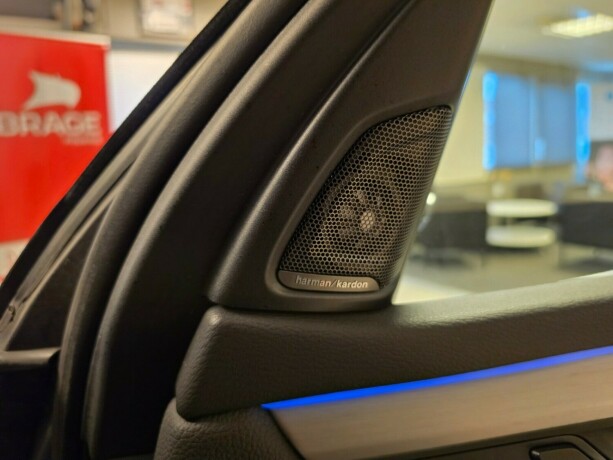 bmw-x5-plug-in-petrol-2017-big-16