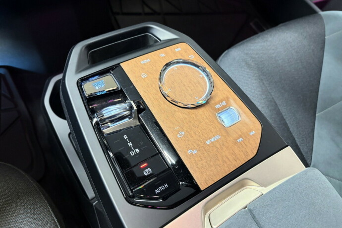 bmw-ix-elektrisitet-2022-big-18