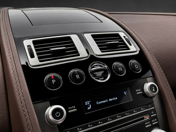 aston-martin-rapide-bensin-2010-big-12