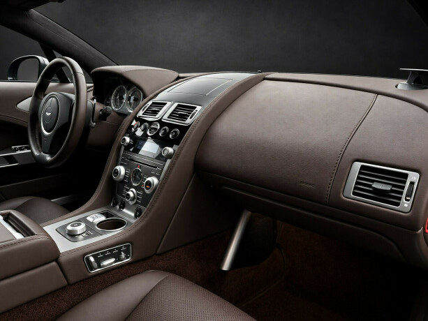 aston-martin-rapide-bensin-2010-big-11