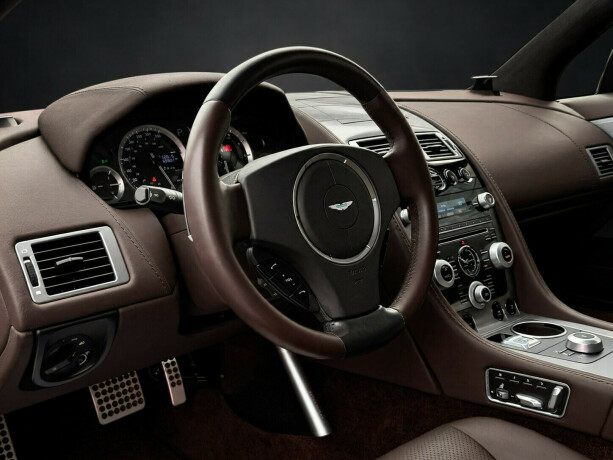 aston-martin-rapide-bensin-2010-big-17