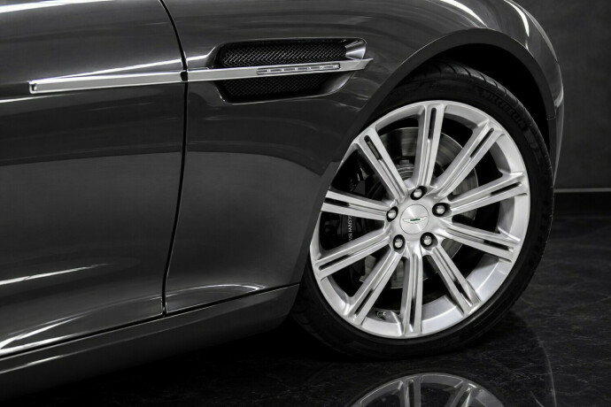 aston-martin-rapide-bensin-2010-big-21