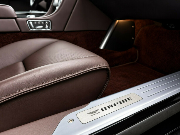 aston-martin-rapide-bensin-2010-big-9
