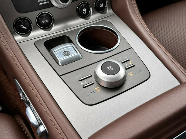 aston-martin-rapide-bensin-2010-big-14