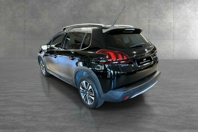 peugeot-2008-bensin-2018-big-3