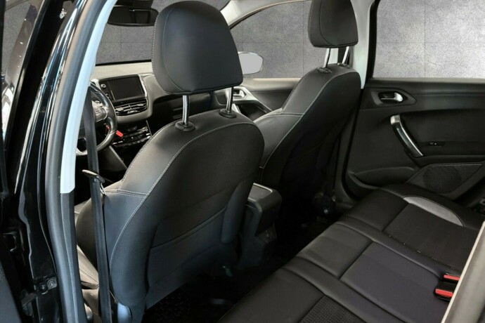 peugeot-2008-bensin-2018-big-10