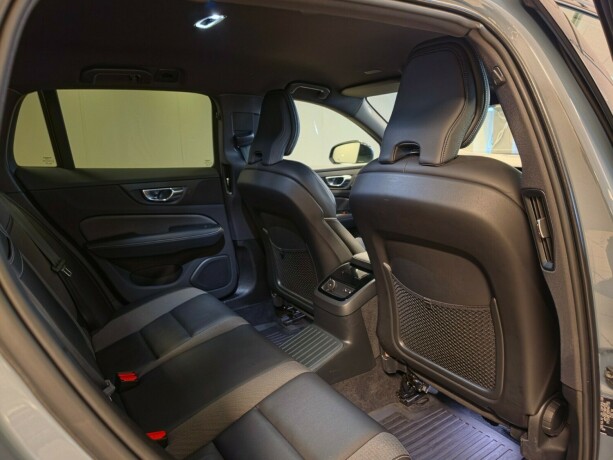 volvo-v60-plug-in-petrol-2022-big-18