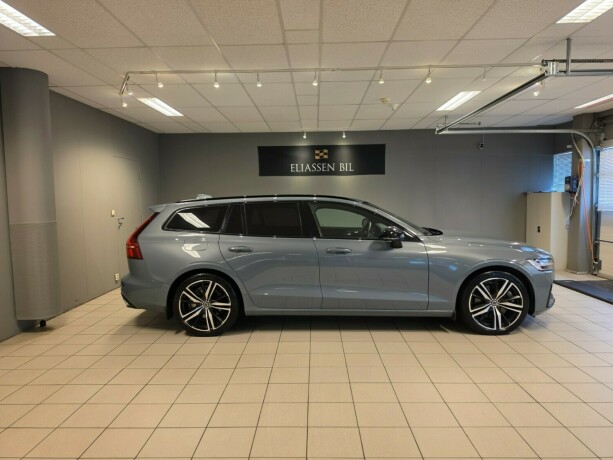 volvo-v60-plug-in-petrol-2022-big-3