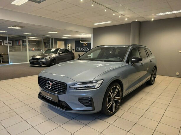 volvo-v60-plug-in-petrol-2022-big-8