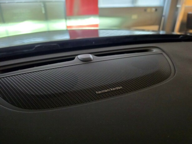 volvo-v60-plug-in-petrol-2022-big-29