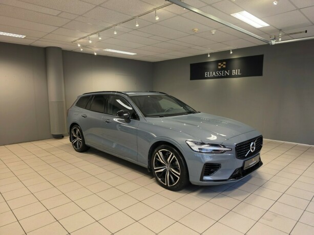 volvo-v60-plug-in-petrol-2022-big-0