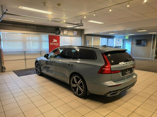 volvo-v60-plug-in-petrol-2022-big-6
