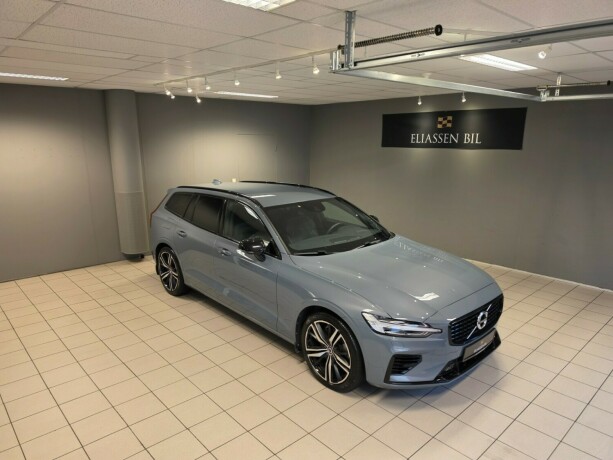 volvo-v60-plug-in-petrol-2022-big-1