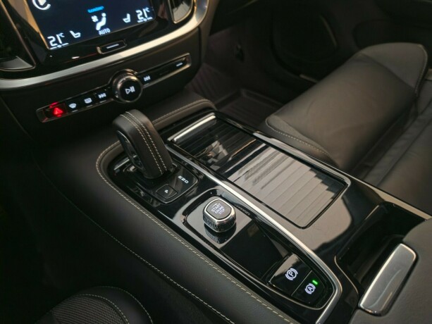 volvo-v60-plug-in-petrol-2022-big-31