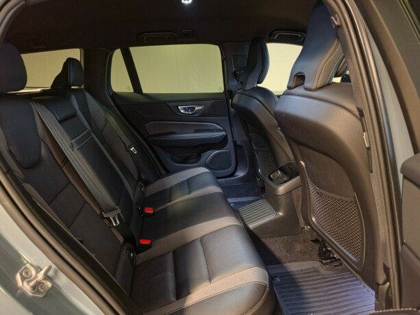 volvo-v60-plug-in-petrol-2022-big-19