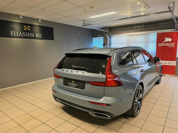 volvo-v60-plug-in-petrol-2022-big-5