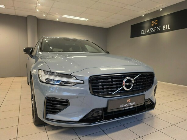 volvo-v60-plug-in-petrol-2022-big-9