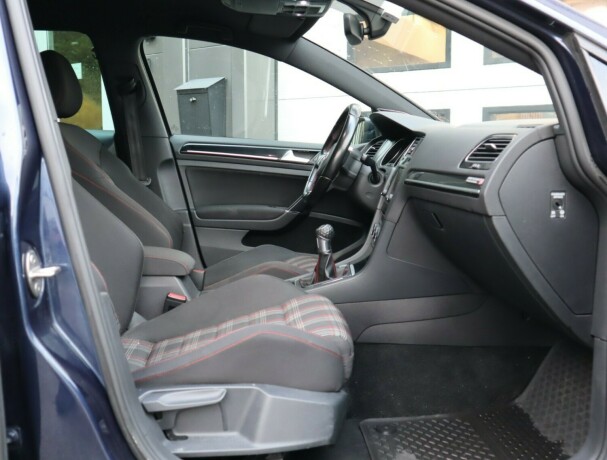 volkswagen-golf-vii-bensin-2017-big-9