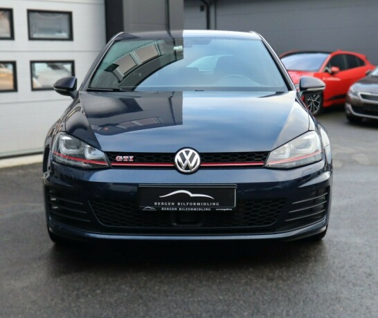 volkswagen-golf-vii-bensin-2017-big-4