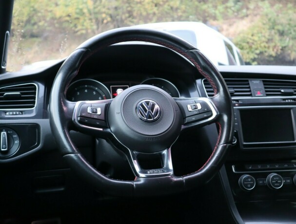 volkswagen-golf-vii-bensin-2017-big-13