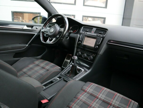 volkswagen-golf-vii-bensin-2017-big-10