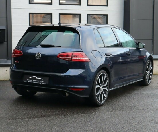 volkswagen-golf-vii-bensin-2017-big-3