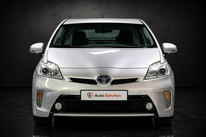 toyota-prius-bensin-2012-big-2