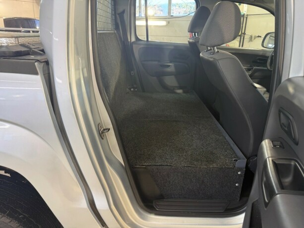 volkswagen-amarok-diesel-2011-big-17