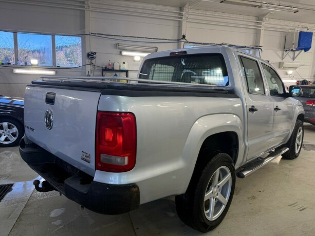 volkswagen-amarok-diesel-2011-big-3