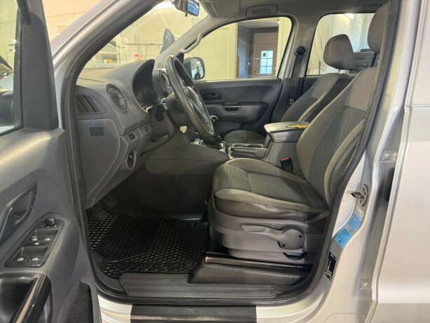volkswagen-amarok-diesel-2011-big-22