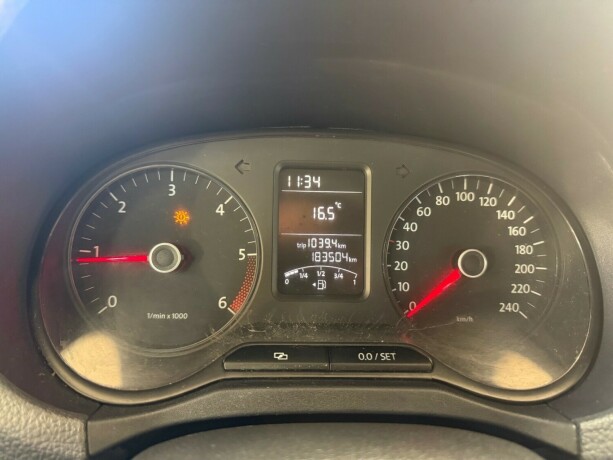 volkswagen-amarok-diesel-2011-big-11