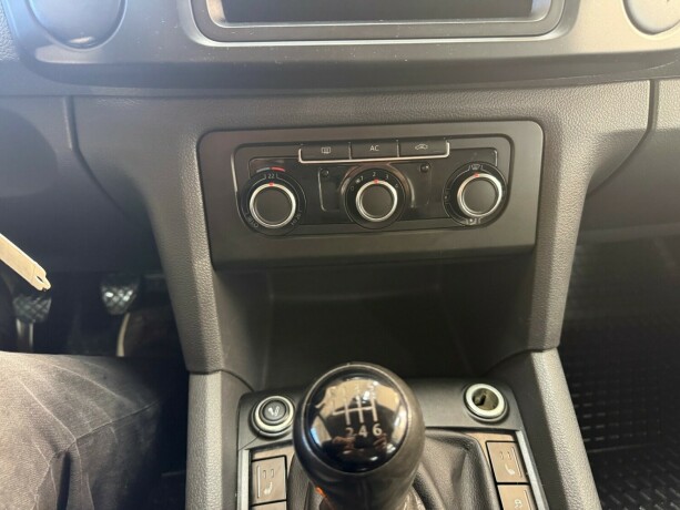volkswagen-amarok-diesel-2011-big-13