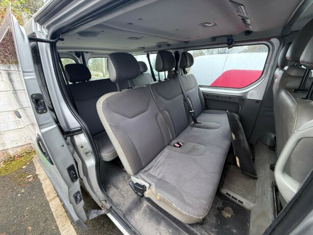 opel-vivaro-diesel-2006-big-8