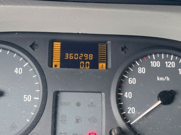 opel-vivaro-diesel-2006-big-6
